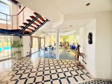 Casa en Venta en Canning 5 dormitorios doble lote