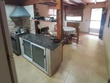 Casa en venta - 2 Dormitorios 1 Baño - San Clemente del Tuyú