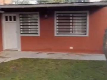 Casa en venta - 2 Dormitorios 1 Baño - San Clemente del Tuyú