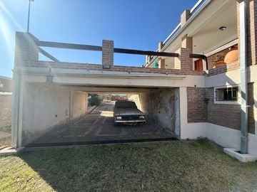 Casa en venta en las Sierras de Córdoba –con Pileta y Vista Panorámica