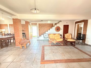 Casa en venta en las Sierras de Córdoba –con Pileta y Vista Panorámica
