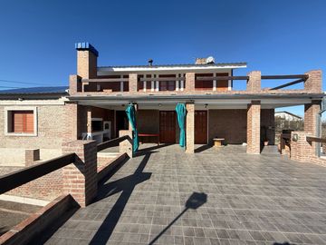Casa en venta en las Sierras de Córdoba –con Pileta y Vista Panorámica