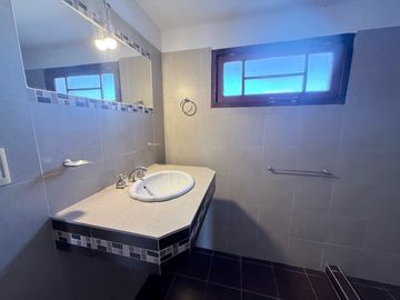 Casa en venta en las Sierras de Córdoba –con Pileta y Vista Panorámica