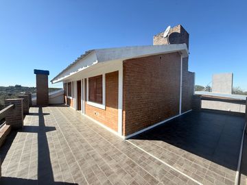 Casa en venta en las Sierras de Córdoba –con Pileta y Vista Panorámica