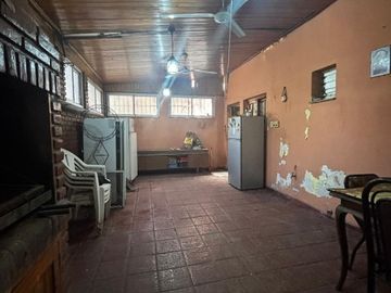 Casa PH en venta en Moron Sur