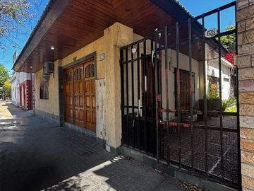 Casa PH en venta en Moron Sur