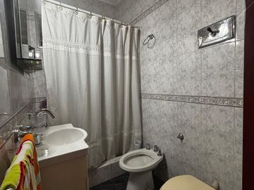 Casa PH en venta en Moron Sur