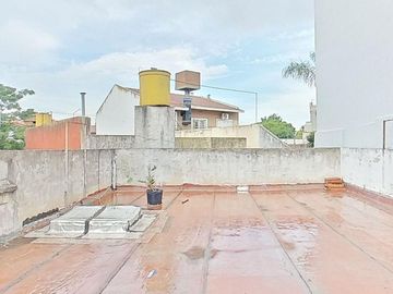 CASA VENTA TRES AMBIENTES CASEROS