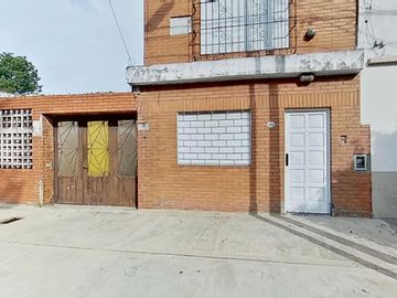 CASA VENTA TRES AMBIENTES CASEROS