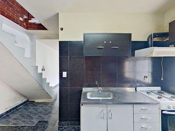 CASA VENTA TRES AMBIENTES CASEROS