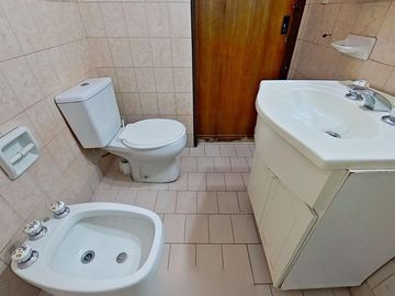 CASA VENTA TRES AMBIENTES CASEROS