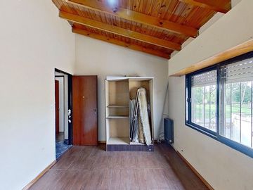 CASA VENTA TRES AMBIENTES CASEROS