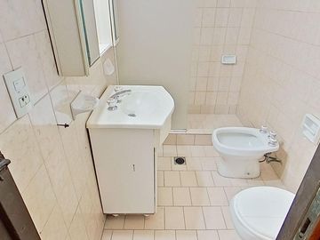 CASA VENTA TRES AMBIENTES CASEROS