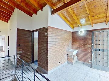 CASA VENTA TRES AMBIENTES CASEROS