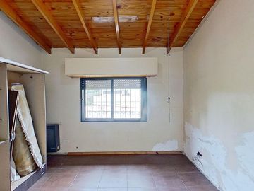 CASA VENTA TRES AMBIENTES CASEROS