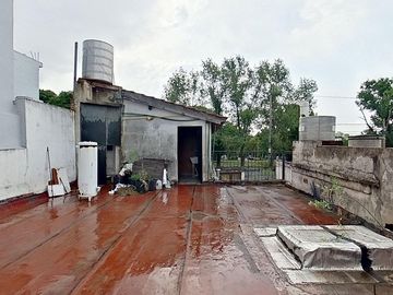 CASA VENTA TRES AMBIENTES CASEROS