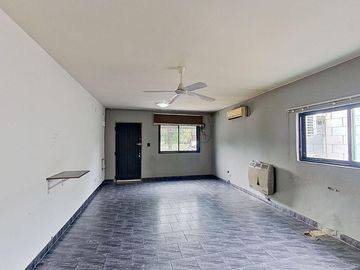 CASA VENTA TRES AMBIENTES CASEROS