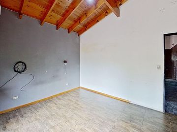 CASA VENTA TRES AMBIENTES CASEROS