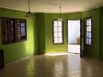 VENTA CASA MARCO SASTRE 3 DORMITORIOS COCHERA