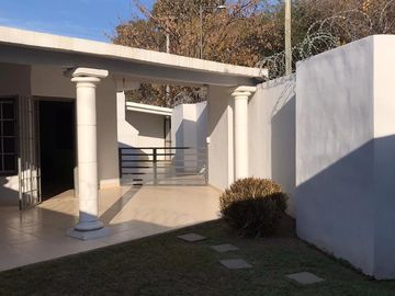 VENTA CASA MARCO SASTRE 3 DORMITORIOS COCHERA