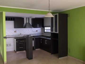 VENTA CASA MARCO SASTRE 3 DORMITORIOS COCHERA