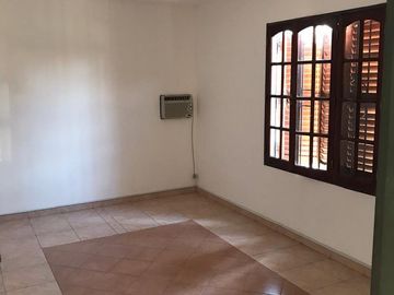 VENTA CASA MARCO SASTRE 3 DORMITORIOS COCHERA