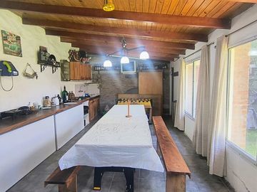 Casa 5 amb con parque y quincho en Caisamar