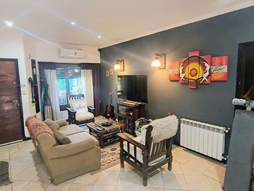 Casa 5 amb con parque y quincho en Caisamar