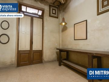 El PH con Estilo Colonial Que Buscás: Espacios Amplios, Patio y Terraza en Boedo