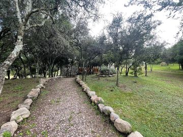 CASA EN VENTA - ESPECTACULAR PROPIEDAD EN CANDONGA VILLA SERRANA - 3 DORMITORIOS