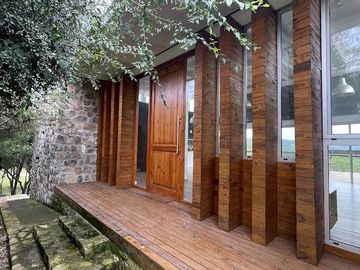 CASA EN VENTA - ESPECTACULAR PROPIEDAD EN CANDONGA VILLA SERRANA - 3 DORMITORIOS