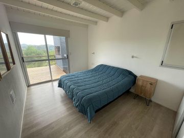 CASA EN VENTA - ESPECTACULAR PROPIEDAD EN CANDONGA VILLA SERRANA - 3 DORMITORIOS