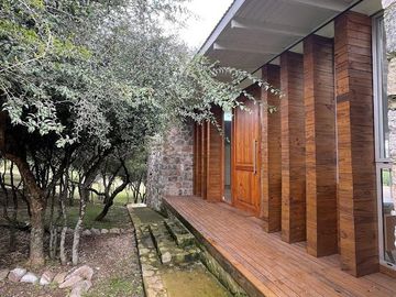 CASA EN VENTA - ESPECTACULAR PROPIEDAD EN CANDONGA VILLA SERRANA - 3 DORMITORIOS