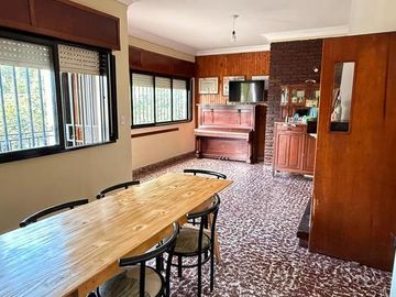 Amplio PH de 6 dormitorios   patio, 12 de Octubre al 700, PM