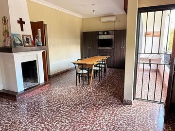 Amplio PH de 6 dormitorios   patio, 12 de Octubre al 700, PM