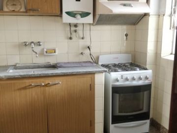 3 Amb. Hermoso y Amplio Dto. c/Balcon Corrido... Vendo Urg...Excel. Ubicacion. Escucho Oferta!