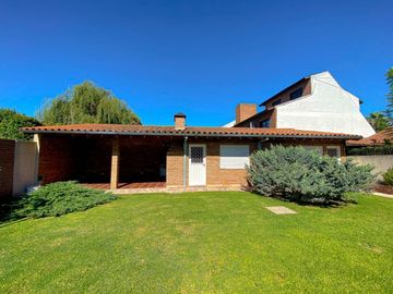 Nuevo Valor!! Gran Parque Libre! Casa en Excelente Zona de Castelar Norte!