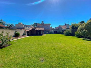 Nuevo Valor!! Gran Parque Libre! Casa en Excelente Zona de Castelar Norte!