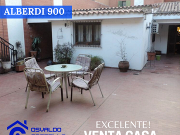 Venta de casa de 2 plantas 5 Hab en la calle Alberdi al 900
