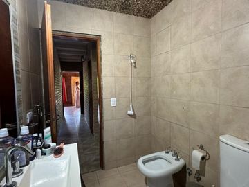 EN VENTA! CASA EN VILLA DEL PARQUE, IDEAL PARA FINES COMERCIALES, APTA CREDITO!