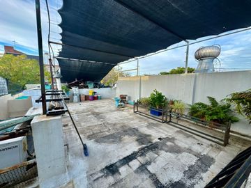 Se Vende Casa tres amb, lote propio, con cochera (Villa Lugano)