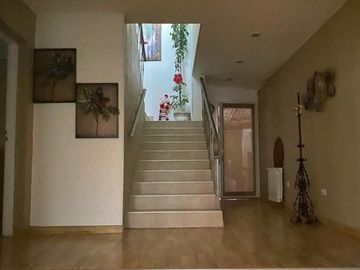 CASA EN ESQUINA + OFICINA, EN COMODORO RIVADAVIA