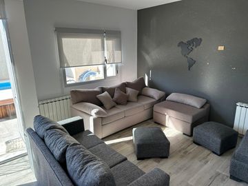 CASA 3 DORMITORIOS CON COCHERA Y PILETA