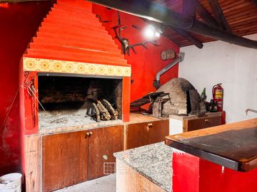 CaÃ±uelas-Casa Quinta en Venta en la Localidad de Villa Adriana