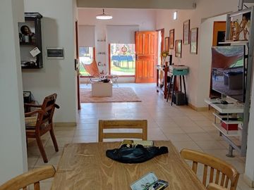 Casa Quinta de 3 Ambientes en Venta. Villa Adriana. CaÃ±uelas.