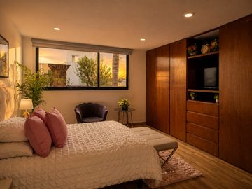 Casa en venta en Lomas de Angelopolis II, Parque Victoria, 4 recamaras.