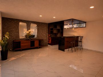 Casa en venta en Lomas de Angelopolis II, Parque Victoria, 4 recamaras.