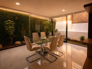 Casa en venta en Lomas de Angelopolis II, Parque Victoria, 4 recamaras.