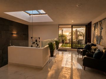 Casa en venta en Lomas de Angelopolis II, Parque Victoria, 4 recamaras.