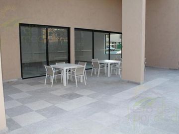 Casa con Roof Garden y Sala TV, en Venta en Nuevo Refugio, Querétaro